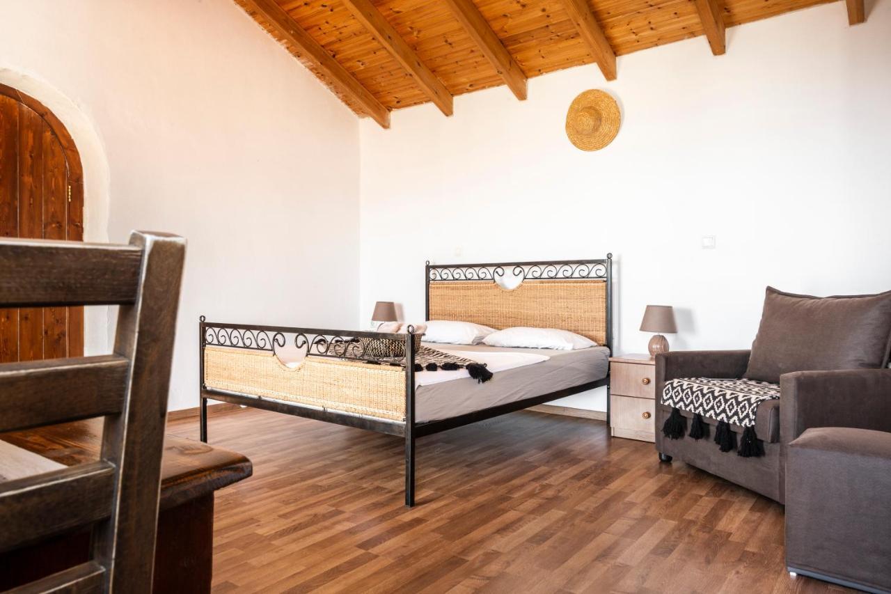 Amphora Guesthouse Himare Eksteriør bilde