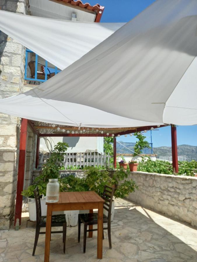 Amphora Guesthouse Himare Eksteriør bilde