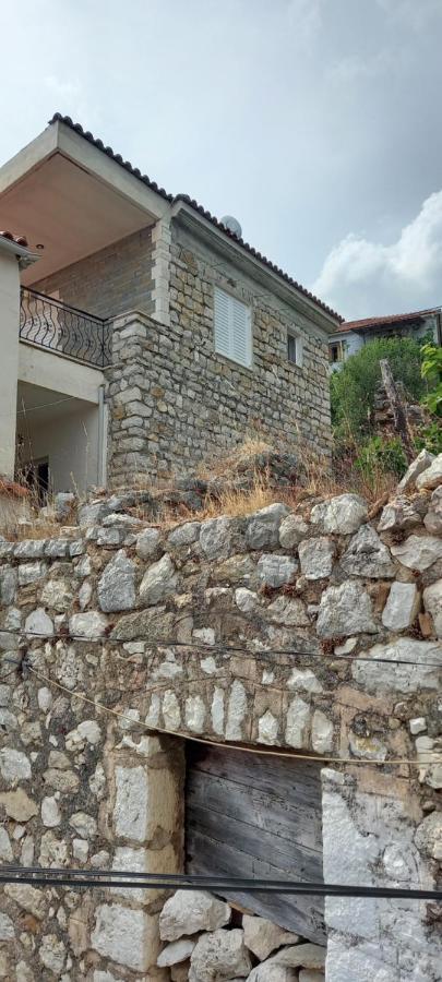 Amphora Guesthouse Himare Eksteriør bilde
