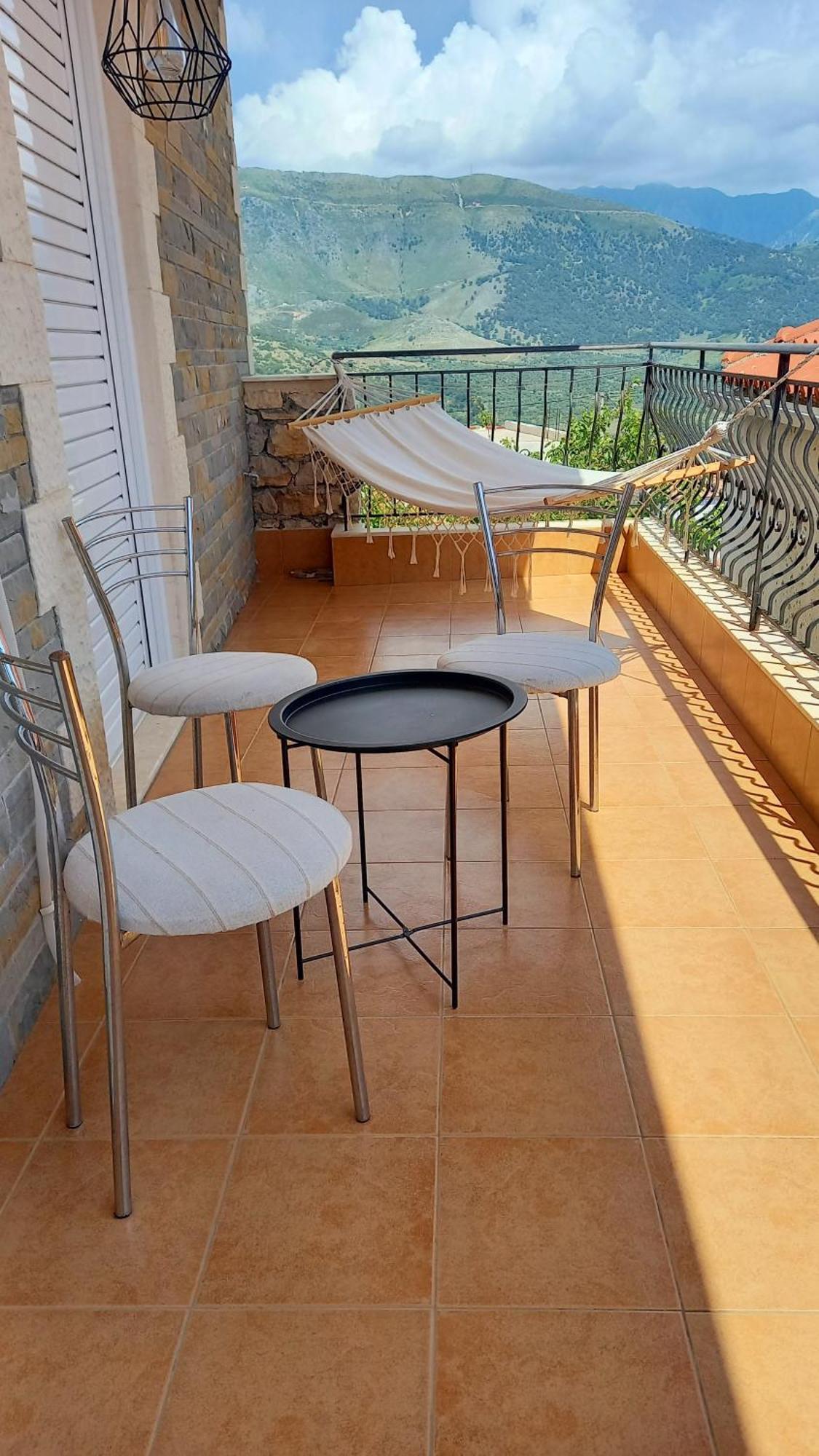 Amphora Guesthouse Himare Rom bilde