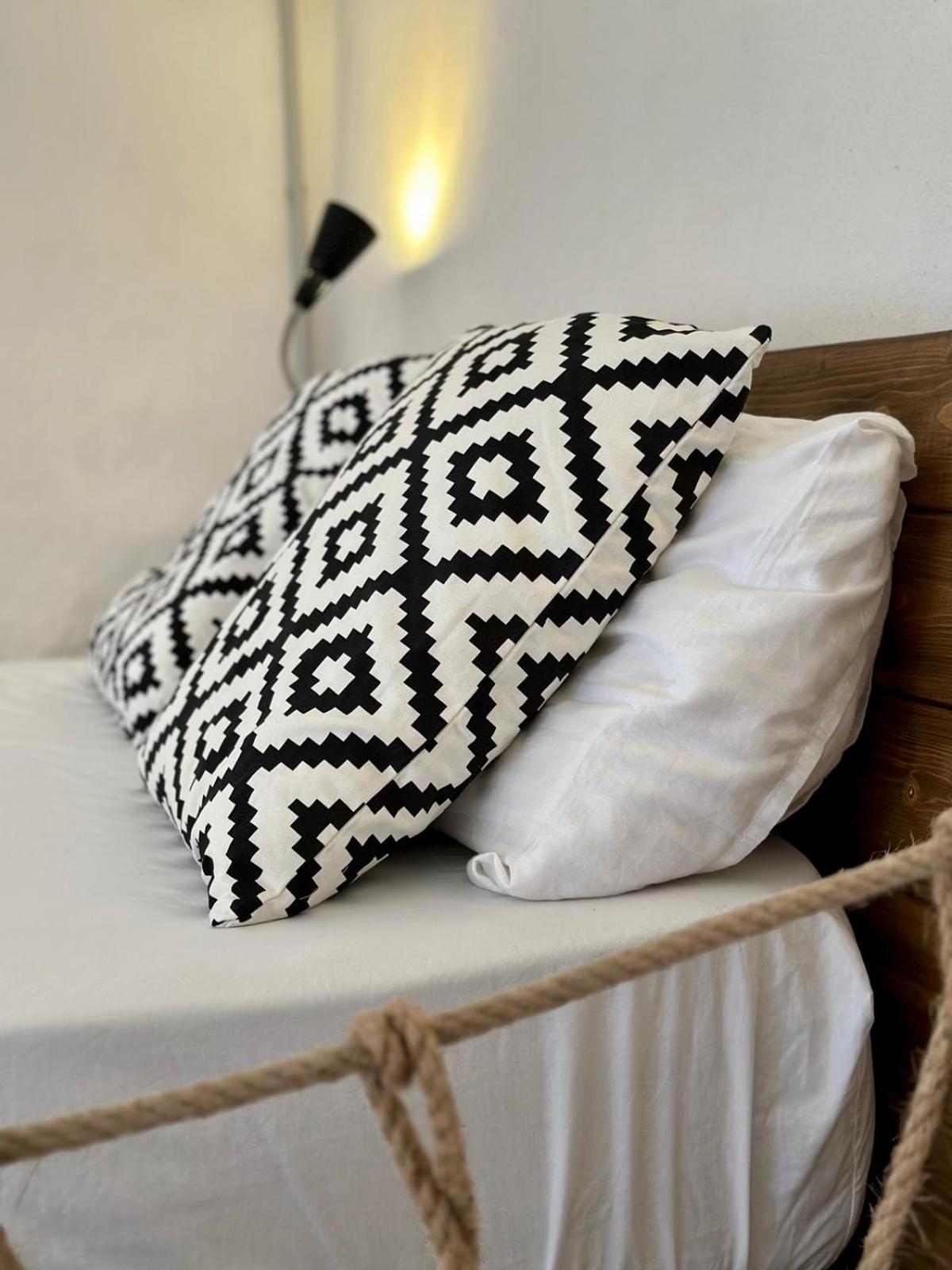 Amphora Guesthouse Himare Rom bilde