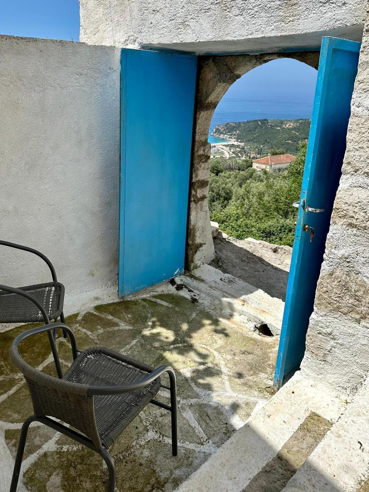 Amphora Guesthouse Himare Rom bilde