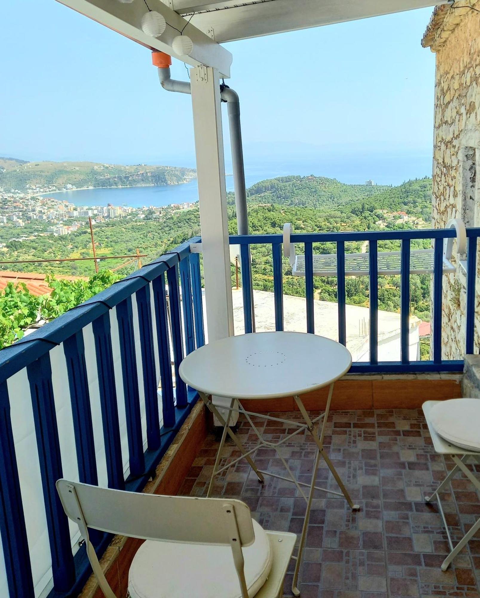 Amphora Guesthouse Himare Rom bilde
