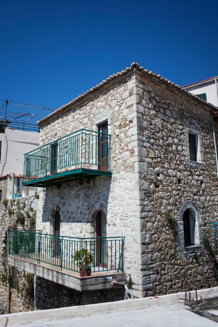 Amphora Guesthouse Himare Eksteriør bilde